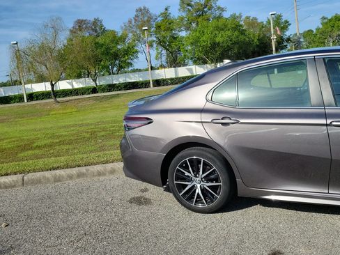 Used 2023 Toyota Camry SE image 9