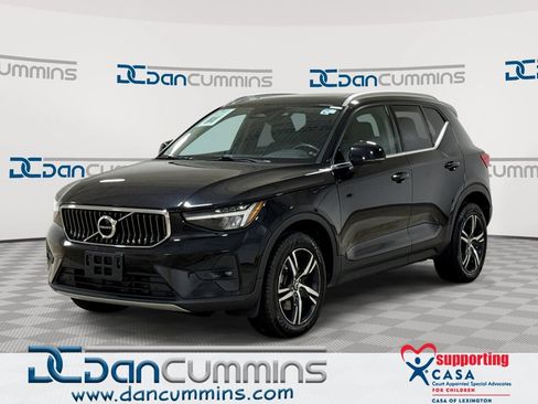Used 2023 Volvo XC40 B5 Plus AWD/4WD image 1