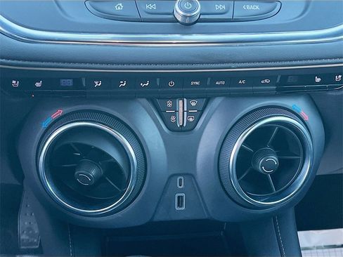 Used 2022 Chevrolet Blazer Premier w/ Enhanced Convenience Package image 16