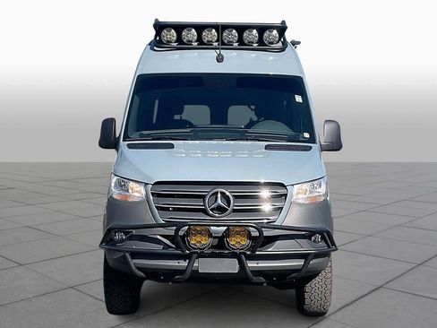 Used 2021 Mercedes-Benz Sprinter 2500 image 4