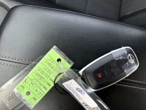 Used 2025 Nissan Sentra SV FWD image 30