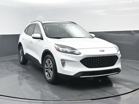 Used 2020 Ford Escape SEL image 2