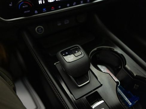 Used 2023 Nissan Rogue SL w/ SL Premium Package image 29