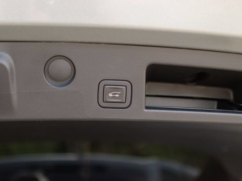 Used 2025 Chevrolet Equinox LT w/ Convenience Package II FWD image 29