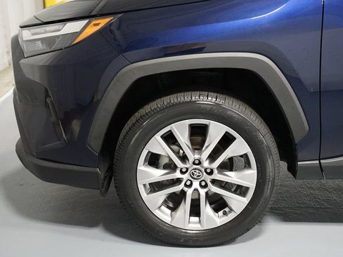 Used 2023 Toyota RAV4 XLE Premium AWD/4WD image 5