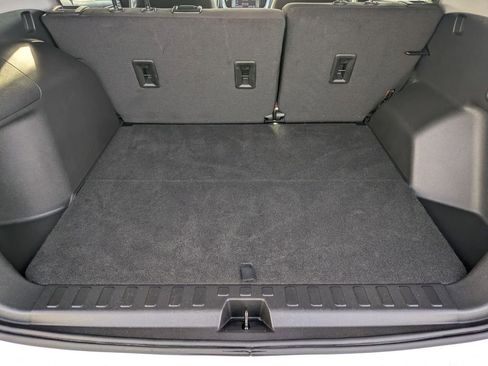 Used 2023 GMC Terrain SLE w/ Driver Convenience Package image 7