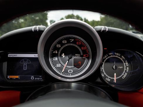 Used 2017 Ferrari California T RWD image 35