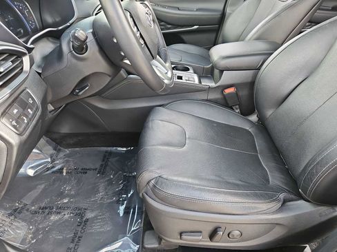 Used 2019 Hyundai Santa Fe Limited image 17