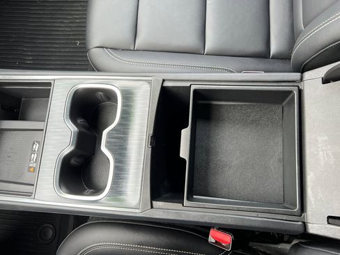 Used 2024 GMC Acadia Elevation image 30