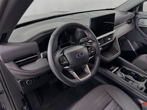 Used 2025 Ford Explorer ST-Line w/ ST-Line Street Pack image 9