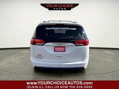 Used 2019 Chrysler Pacifica Touring-L Plus w/ Advanced Safetytec Group FWD image 4
