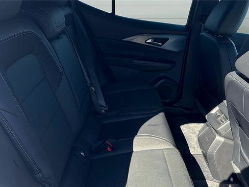 Used 2024 Chevrolet Equinox EV LT image 9