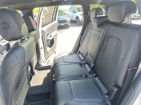 Used 2023 Mercedes-Benz GLB 250 4MATIC image 27