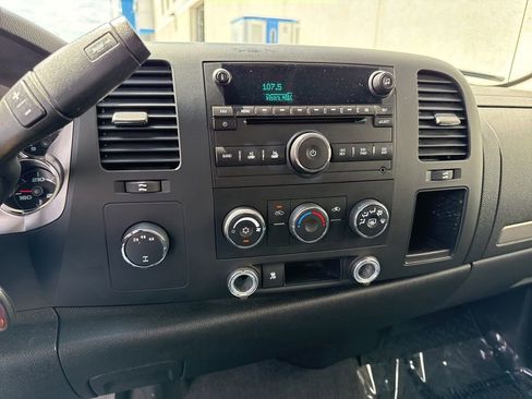 Used 2010 Chevrolet Silverado 2500 LT w/ Exterior Plus Package AWD/4WD image 21