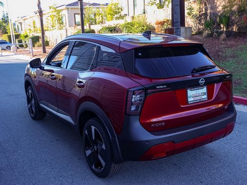 New 2026 Nissan Kicks SR image 6