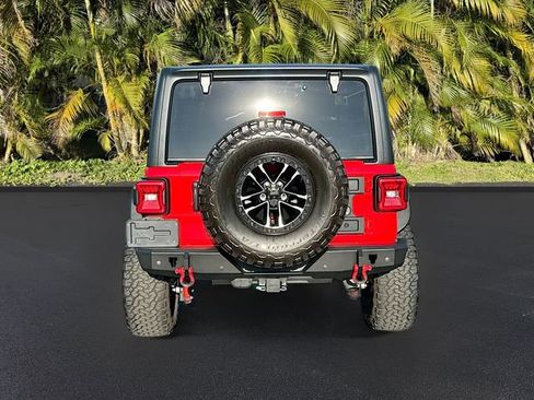 Used 2024 Jeep Wrangler Unlimited Rubicon w/ XTREMEE 35" Tire Package image 6