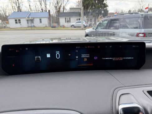 Used 2025 Ford Expedition Tremor image 12