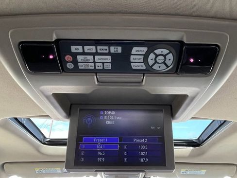 Used 2016 Honda Pilot Touring image 32