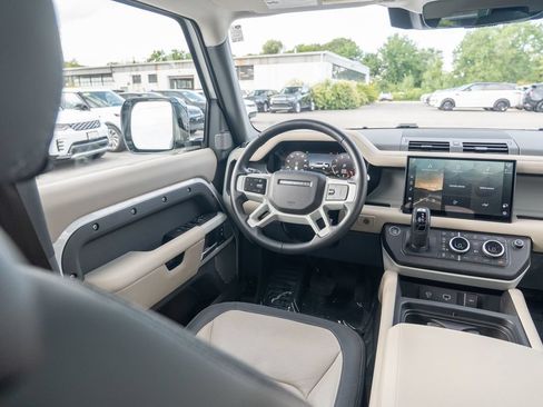 Used 2024 Land Rover Defender 130 X-Dynamic SE AWD/4WD image 19