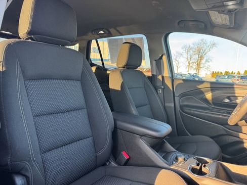 Used 2023 GMC Terrain SLE w/ Driver Convenience Package image 15