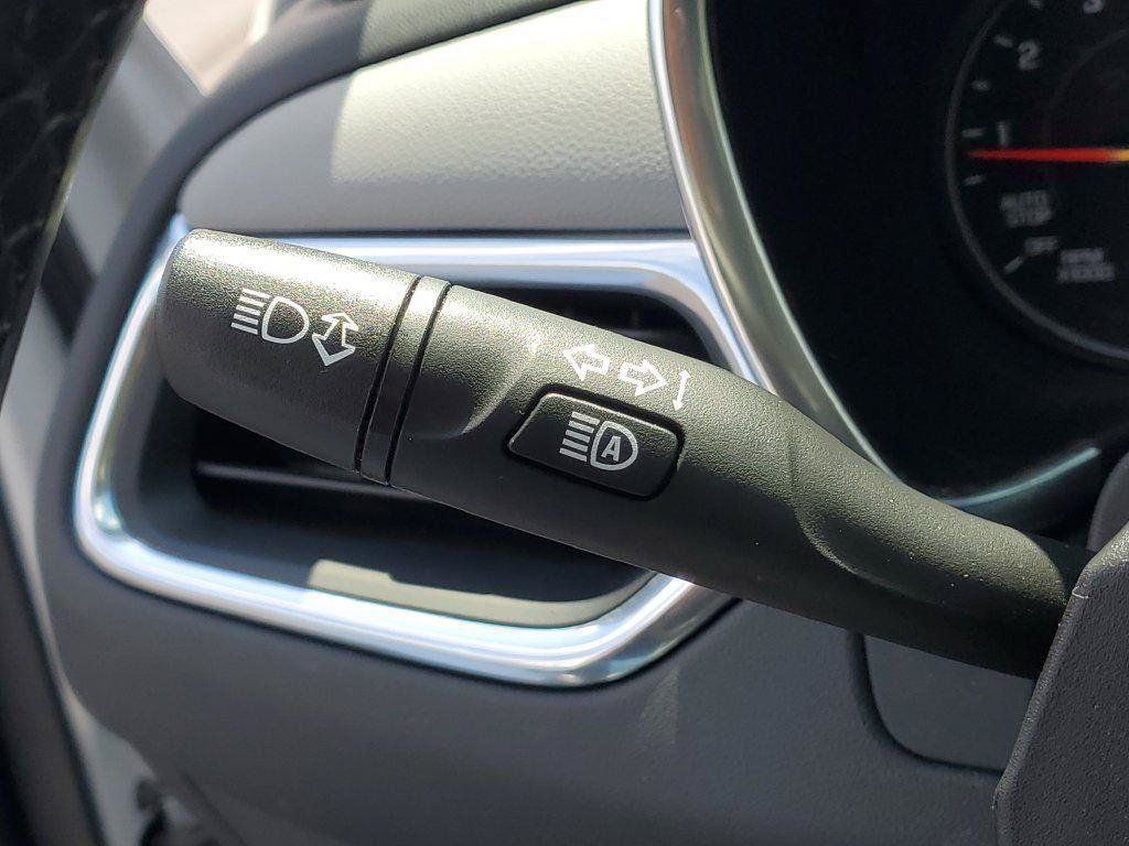 Used 2024 Chevrolet Equinox LT FWD image 11