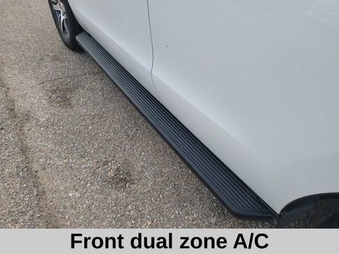 Used 2024 Ford Expedition Limited image 7