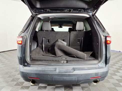 Used 2021 Chevrolet Traverse RS FWD image 8