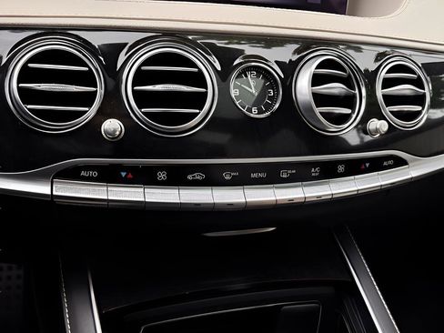 Used 2018 Mercedes-Benz S 560 4MATIC Sedan image 13
