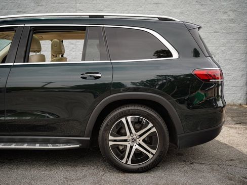 Used 2023 Mercedes-Benz GLS 450 4MATIC image 12
