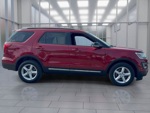 Used 2016 Ford Explorer XLT w/ Equipment Group 202A AWD/4WD image 3