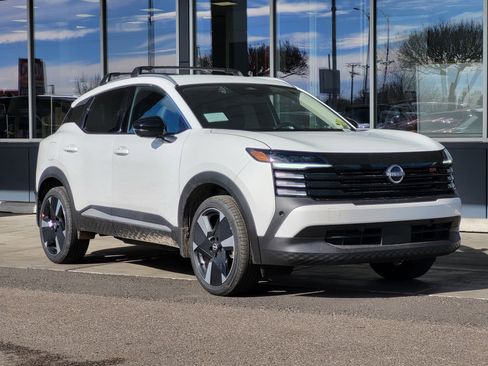 New 2026 Nissan Kicks SR w/ Illumination Package image 3