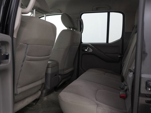 Used 2017 Nissan Frontier SV w/ SV Value Truck Package AWD/4WD image 19