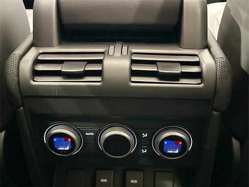 Used 2023 Land Rover Defender 110 75th Limited Edition image 27