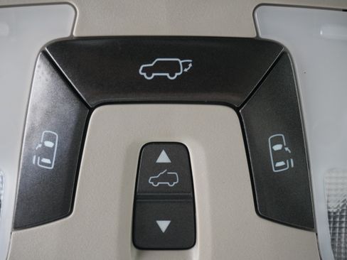 Used 2019 Toyota Sienna XLE FWD image 25