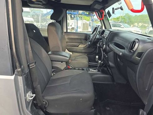 Used 2018 Jeep Wrangler Sport AWD/4WD image 8