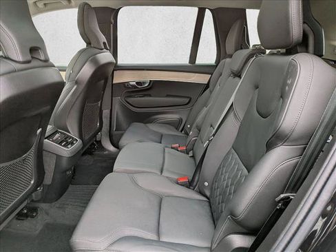 Certified 2026 Volvo XC90 B5 Plus w/ Protection Package AWD/4WD image 19
