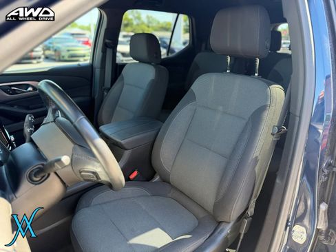 Used 2023 Chevrolet Traverse LT AWD/4WD image 12
