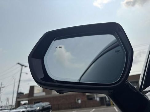 Used 2025 Cadillac XT4 Sport w/ Cold Weather Package FWD image 13