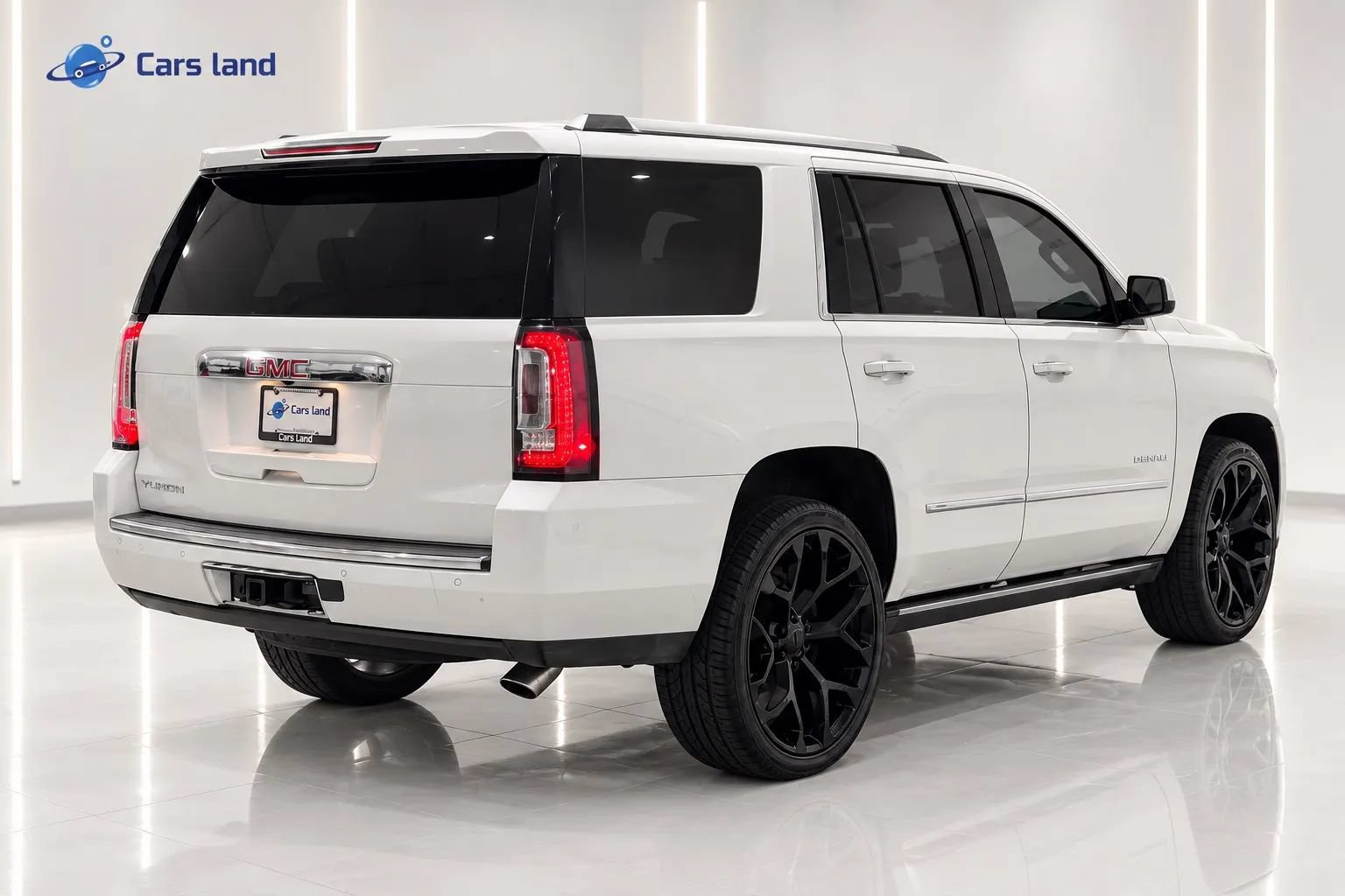 Used 2016 GMC Yukon Denali w/ Open Road Package RWD image 3