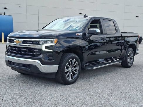 Used 2022 Chevrolet Silverado 1500 LT AWD/4WD image 6