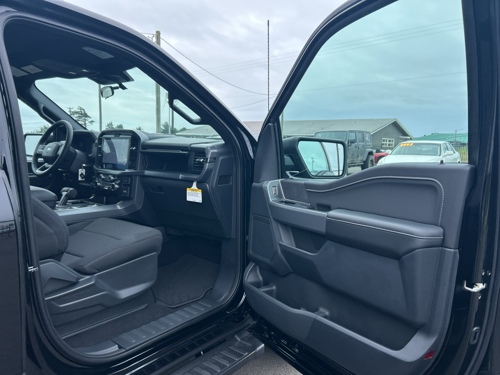 New 2026 Ford F150 XLT w/ XLT Black Appearance Package AWD/4WD image 21