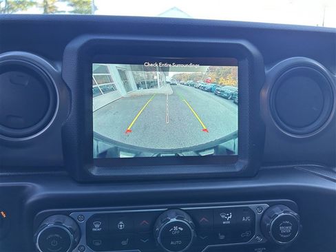 Used 2022 Jeep Wrangler Sport image 21