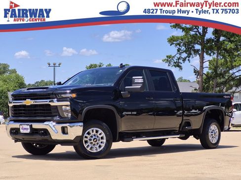 Used 2025 Chevrolet Silverado 2500 LT w/ Convenience Package AWD/4WD image 1