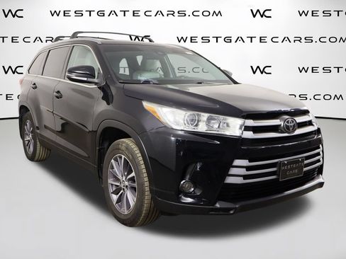 Used 2019 Toyota Highlander XLE AWD/4WD image 47