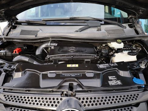 Used 2019 Mercedes-Benz Metris Passenger image 15