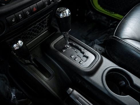 Used 2017 Jeep Wrangler Unlimited Rubicon image 22