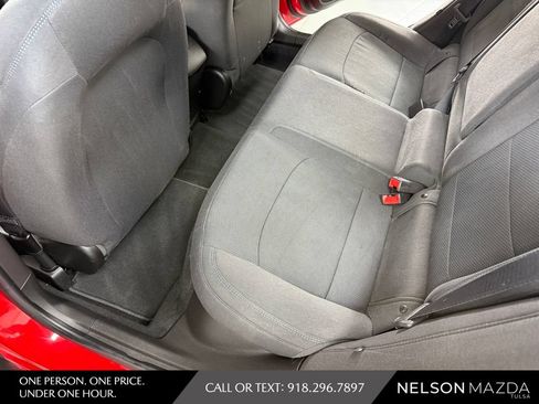 Used 2018 Chevrolet Cruze LT w/ Convenience Package FWD image 39