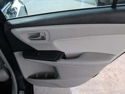 Used 2015 Toyota Camry XLE w/ Moonroof Package FWD image 58