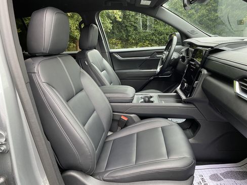 Used 2024 GMC Acadia Elevation image 34