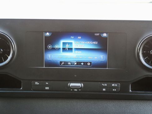 Used 2024 Mercedes-Benz Sprinter 2500 image 13